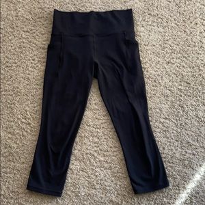 Athleta salutation Capri